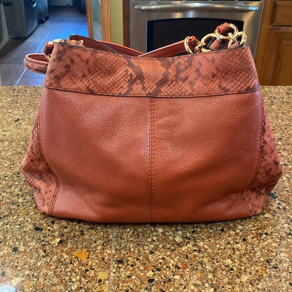SALE~~***PRICE DROP***  EUC COACH BAG - Picture 2 of 11